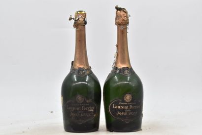 null 2 bottles of Champagne Laurent PERRIER. Cuvée Grand siècle. 
