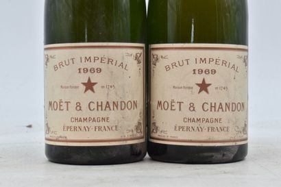 null 2 bouteille de champagne Moët & Chandon. Brut imperial 1969. Epernay France.
...