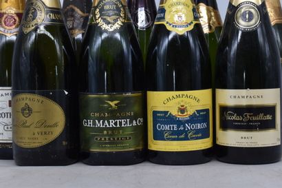 Réunion de 9 bouteilles de champagne comprenant : 1 ALFRED ROTHSCHILD, BRUT GRANDE...