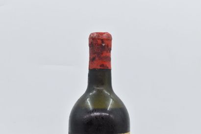 null 1 bottle of Château Léoville Poyferré 1928. 
Level: -5 cm under the capsule.
Torn...
