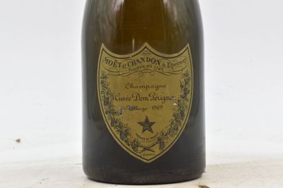 null 1 bouteille de champagne DOM PERIGNON. Vintage 1969. Moët & Chandon
Niveau :...