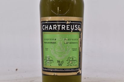 null 1 bottle of old Chartreuse.
Level: -4.5 cm under the cap.
 