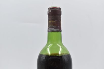 null 1 bottle of CHATEAU-MARGAUX 1955 Margaux. 
Stained label. 
Level : 5 cm under...