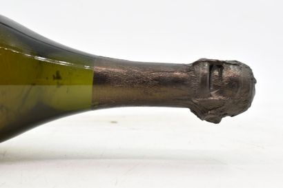 null 1 bottle of DOM PERIGNON champagne. Vintage 1969. Moët & Chandon
Level : -2...