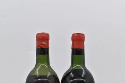 null 2 bottles of Château Léoville Poyferré 1947.
Level: -6 and -4.5 cm under the...
