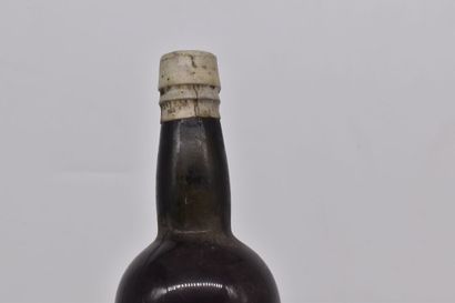 null 1 bottle of Port Superior. Sanderman & Co. 
Level: -7 cm under the cap. 

Provenance:...