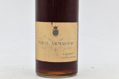 null 1 bottle of old Armagnac. L.Bedout. Château de la Plaine.
Level: -6 cm under...