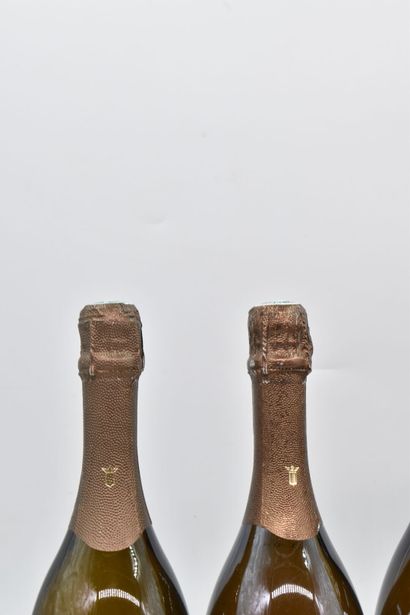Réunion de 6 bouteilles de champagne comprenant : - 4 bottles of Champagne Bissinger...