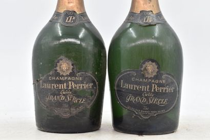 null 2 bottles of Laurent PERRIER champagne. Cuvée Grand siècle. 

