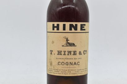 null 1 importante bouteille de COGNAC. T.Hine and C. 
Niveau: -6 cm sous la capsule.

Provenance...