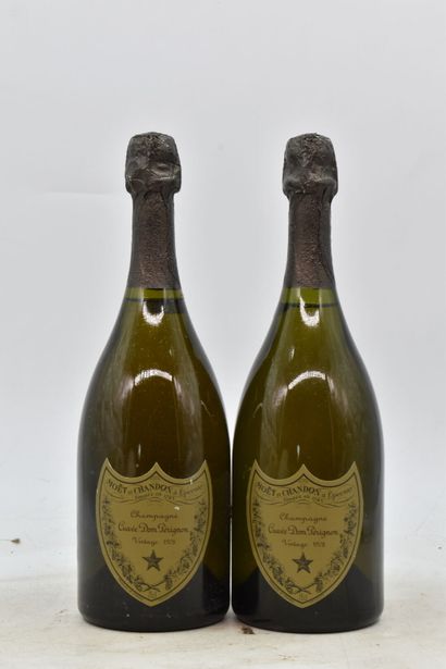 null 2 bottles of DOM PERIGNON champagne. Vintage 1978. Moët & Chandon
Level : -0.5...