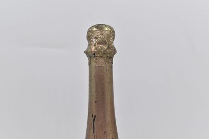 null 1 bottle Champagne Laurent Perrier "Cuvée Grand Siècle". 
Damaged label. 