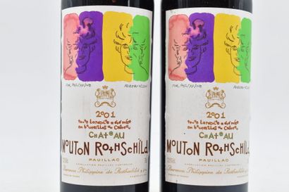 null 2 bottles of CHATEAU MOUTON ROTHSCHILD 2001 Pauillac. 
Levels : 0,5 cm under...