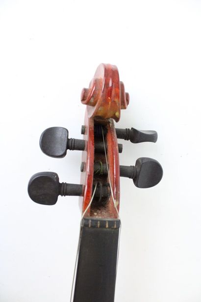 null Modern 4/4 violin, made in the middle of the 20th century. Two-piece back 363...