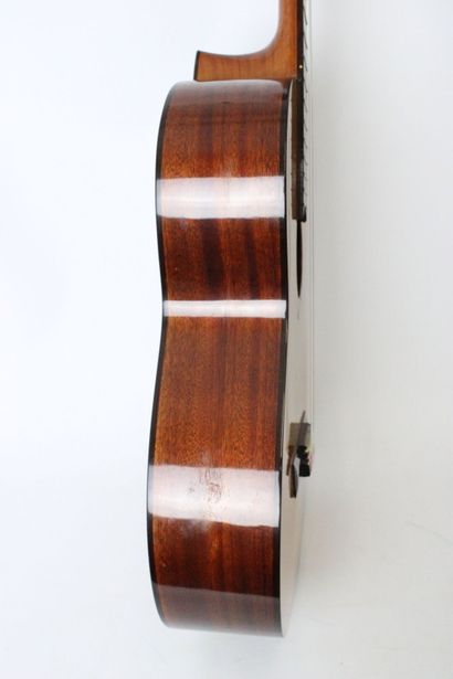 null Aria classical guitar model A5551, Japan 90s. Good condition, ready to play.
Expert...