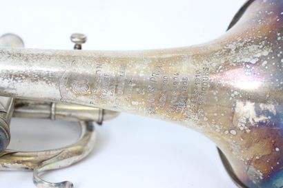 null Silver plated horn by François Besson, made around 1920 and numbered 80620,...