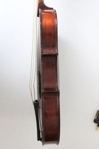 null Violin 3/4 Médio Fino, 1900 period. Fingerboard detached. One piece back 331mm....