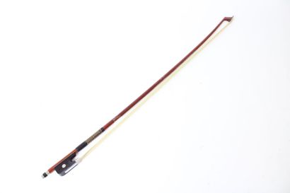 null Set of 2 cello bows in exotic wood, mounted nickel silver. Sold as is

Expert:...