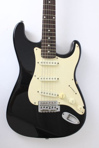 null Millnot's electric guitar, Fender stratocaster copy. 80s/90s. Untested, quite...
