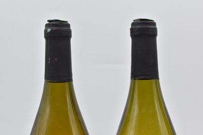 Réunion de 4 bouteilles de Bourgogne blanc comprenant : 2 bottles of BOURGOGNE HAUTES...