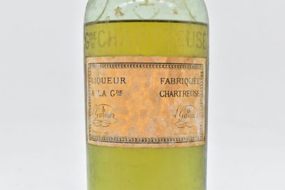 null 1 bottle of yellow chartreuse (Voiron). 
Level: -10 cm under the cap. 
Opened...
