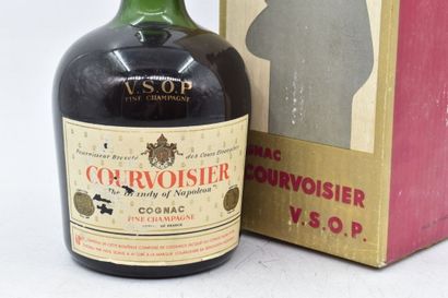 null 1 bottle Cognac Courvoisier VSOP Fine Champagne
Level -5 cm under the capsule....