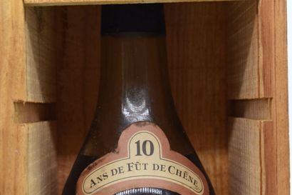 null 1 bottle of Château de SANDEMAGNAN. Armagnac. Michel GUERARD. 
Level: -5 cm...