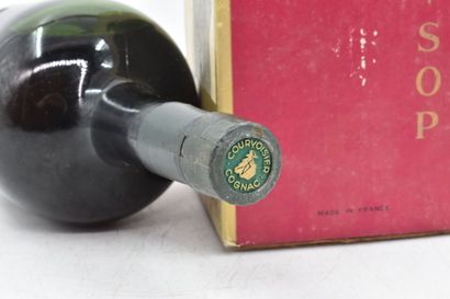 null 1 bottle Cognac Courvoisier VSOP Fine Champagne
Level -5 cm under the capsule....