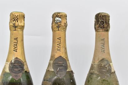 null 3 bottles of champagne Ayala Brut 1962.
Very low levels, torn labels (missing),...