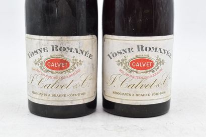 null 2 bottles of Vosne Romanée J. Calvet & Cie (Neg.) 1919.
Level 8 & 10,5 cm, dirty...