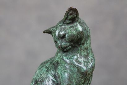 null Emmanuelle FREMIET (1824-1910)
Chat assis, bronze à patine verte, signé sur...