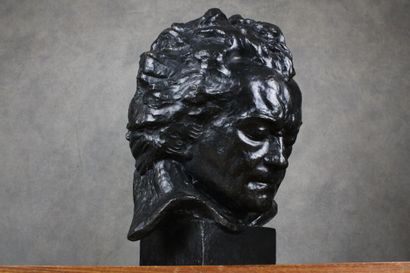 null Léon MOURADOFF (1893-1980)
Ludwig van Beethoven, bronze à patine noire, fonte...
