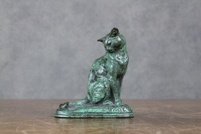 null Emmanuelle FREMIET (1824-1910)
Chat assis, bronze à patine verte, signé sur...