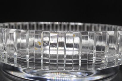 null BACCARAT. 
Crystal cup, stamped on the bottom. 
Height: 7.8cm, diameter: 24.5cm....