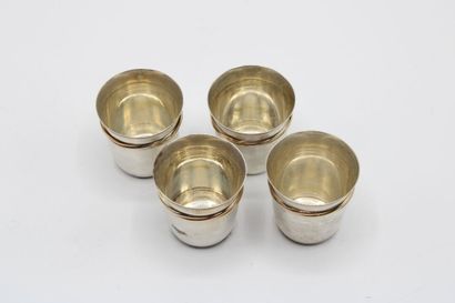 null CARTIER.
Set of four silver goblets 925 minerve mark. Signed and numbered 80133...