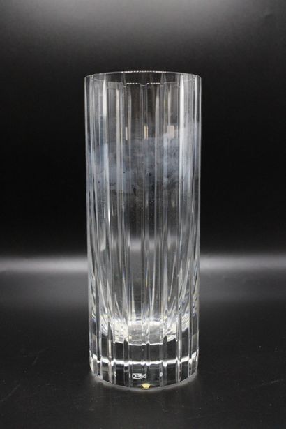 null BACCARAT. 
Modèle harmonie. Vase en cristal tamponné au dessous, avec sa boite....