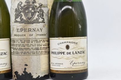 null CHAMPAGNE
Brut
Non Millésimé
Philippe de Lanzac (Epernay)
3 bouteille

Niveaux...