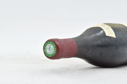 null POMMARD 
1982
Pierre Boillot 
1 bouteille

Niveau : 5,5 cm sous la capsule.
Étiquette...
