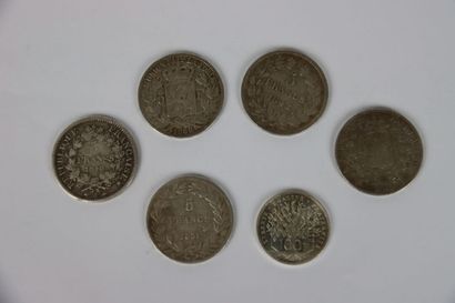 null Six pièces en argent comprenant :
- une pièce de 5 francs 1831
- une pièce de...