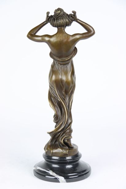 null PITTALUGA Carlos (1860-1925), Nymphe aux cheveux fleuris, reproduction en bronze...