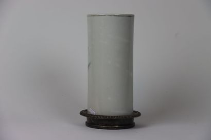 null CHINE, vers 1950, Vase cylindrique ou porte chapeau en faïence polychrome à...