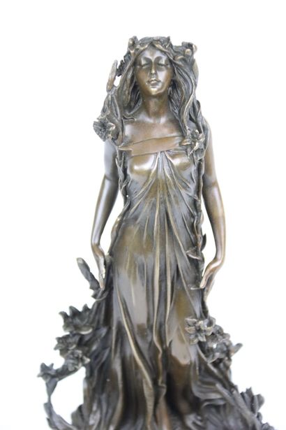 null MILO (1893-1970). Allégorie de la Nature, sculpture en bronze, socle en marbre...