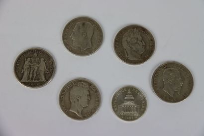 null Six pièces en argent comprenant :
- une pièce de 5 francs 1831
- une pièce de...