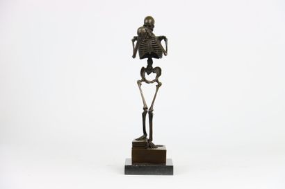 null KAUBA Carl (1865-1922), Vanité sculpture en bronze, signé, socle de marbre....