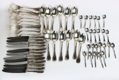 null Part of menagere in silver plated metal. Including :
12 knives CHRISTOFLE. 
12...