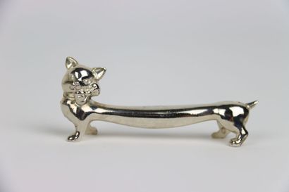 null Réunion de douze porte-couteaux chats en métal argenté. Longueur : 8 cm.