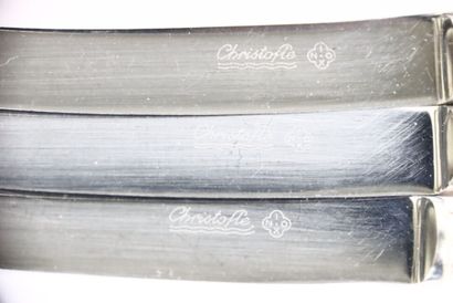 null Part of menagere in silver plated metal. Including :
12 knives CHRISTOFLE. 
12...