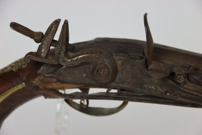 null Pistolet à silex du XVIIIe siècle, Longueur : 39 cm. (accidents à la crosse)

Expert...