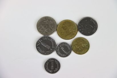 null Meeting of seven coins (centimes), including:
- 1/2 Franc 1970
- 5 centimes...