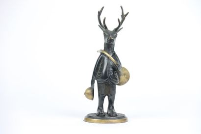 null Cerf tenant une trompe de chasse, sculpture en bronze, édition moderne. Hauteur...